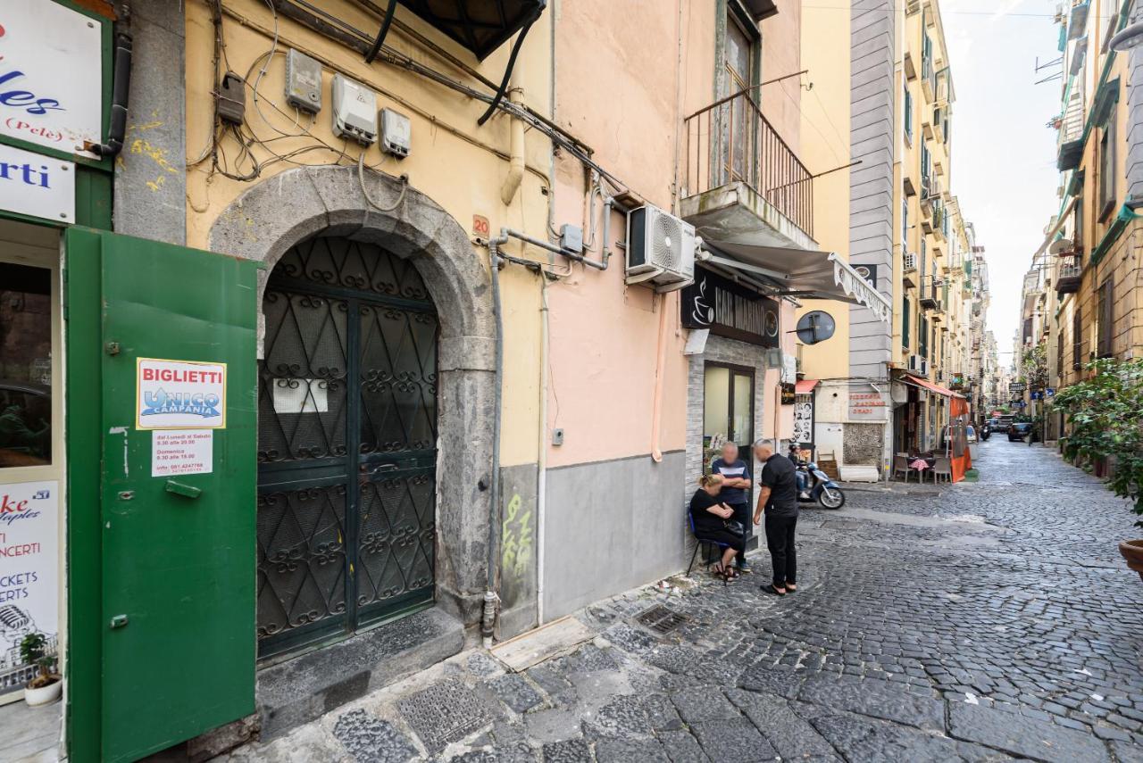 Appartamento Vico Lungo Teatro Nuovo 20 *